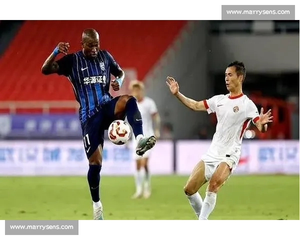 武汉三镇 2-0 青岛海牛：图多列绍尔建功 零封 + 红牌漏判引争议