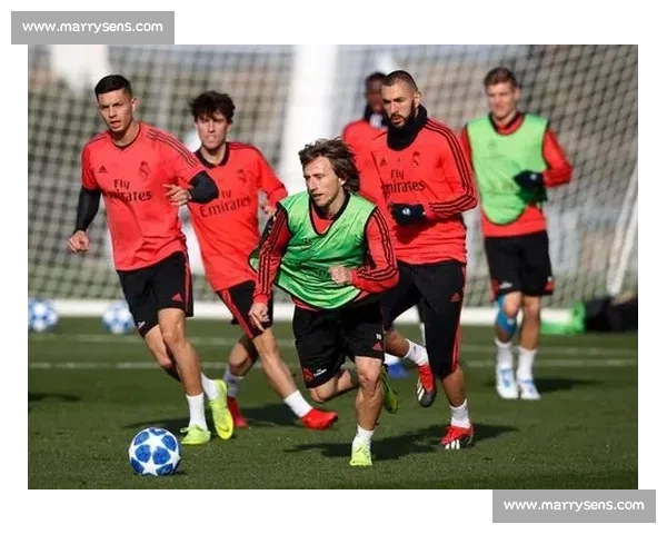 粤辽疆引援风云：崔永熙伤缺待复 弗格高薪梦碎 新疆追 2 米 18 高塔