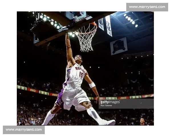 特雷曼复刻艾弗森名场面：是致敬还是刻意模仿？